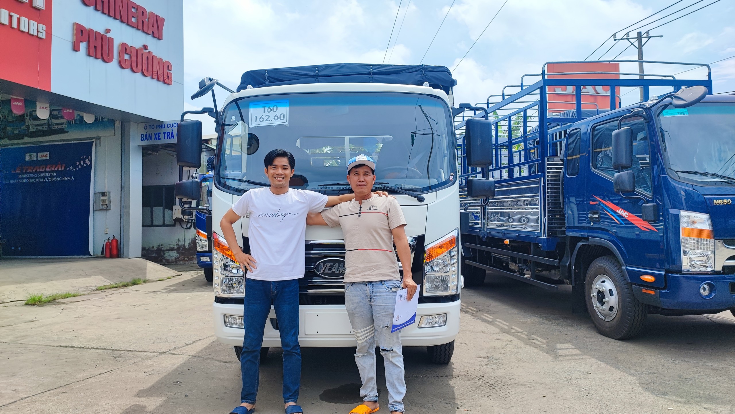 Gia đình anh Ngọc ở Hà Tây “An tâm làm ăn với xe tải veam ở Phú Cường"