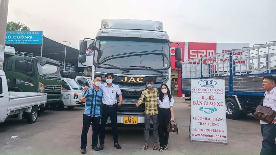 3 GĐ c Thuỳ Trang Long An - Jac A5