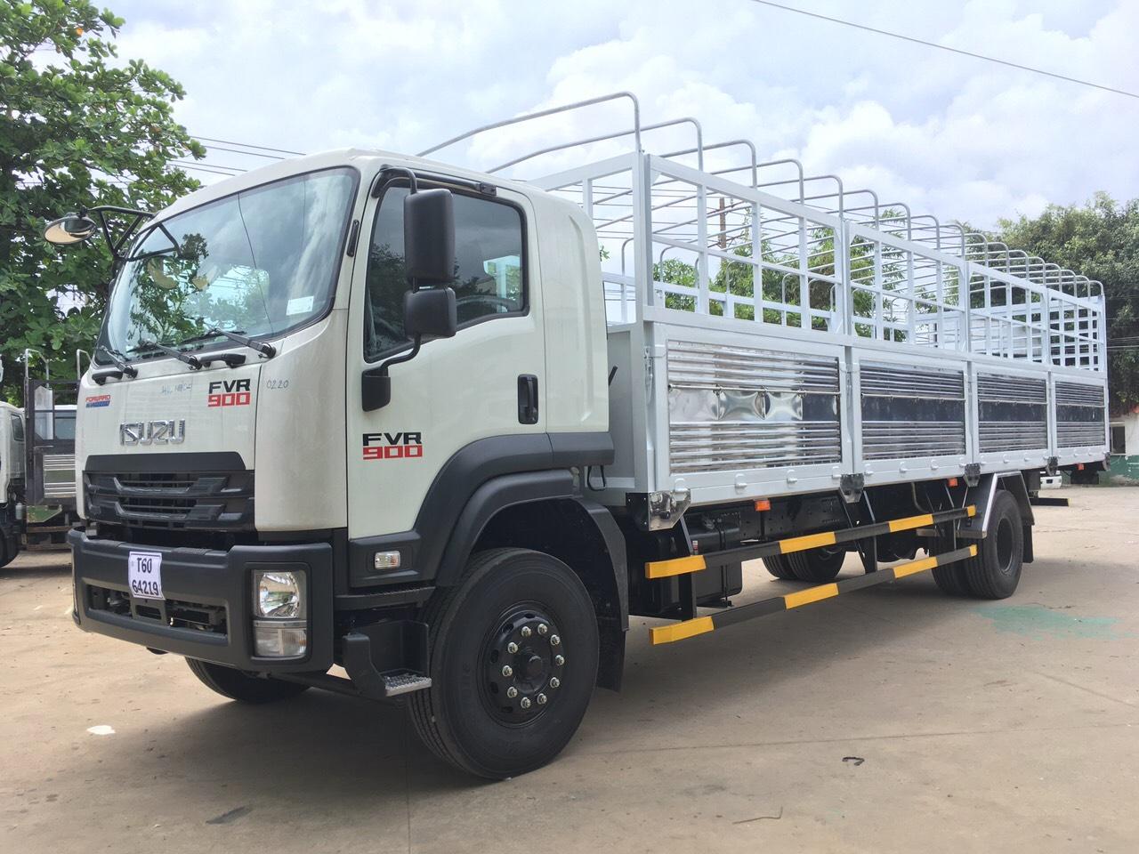 Isuzu FVR34SE4 được nhiều người tiêu dùng lựa chọn vì sự tiện lợi của nó do có thể chở được nhiều hàng hóa mà không sợ bị quá tải