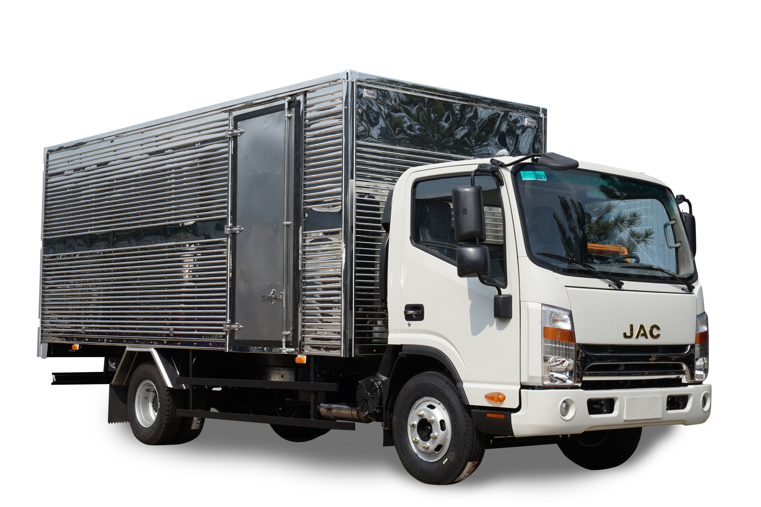 Giá xe tải thùng kín JAC N200S cao hơn so với thùng bạt 