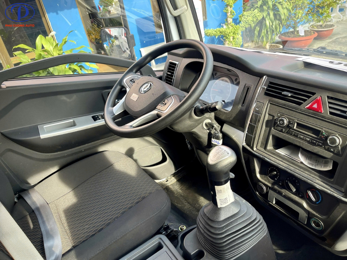 thiết kế nội thất xe dongfeng captain c