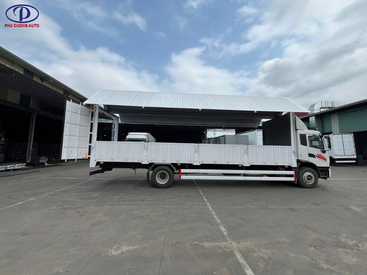 kích thước thùng hàng dongfeng kr180 thùng kín cánh dơi