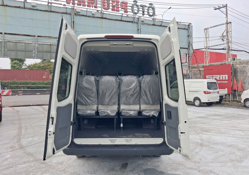 thùng hàng xe 16 chỗ