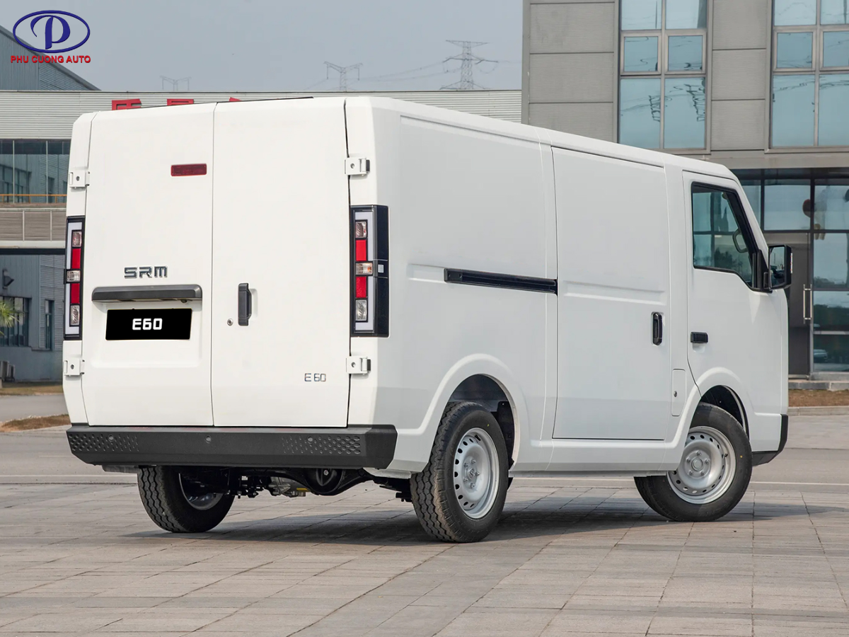 thiết kế cửa sau xe van điện srm e60
