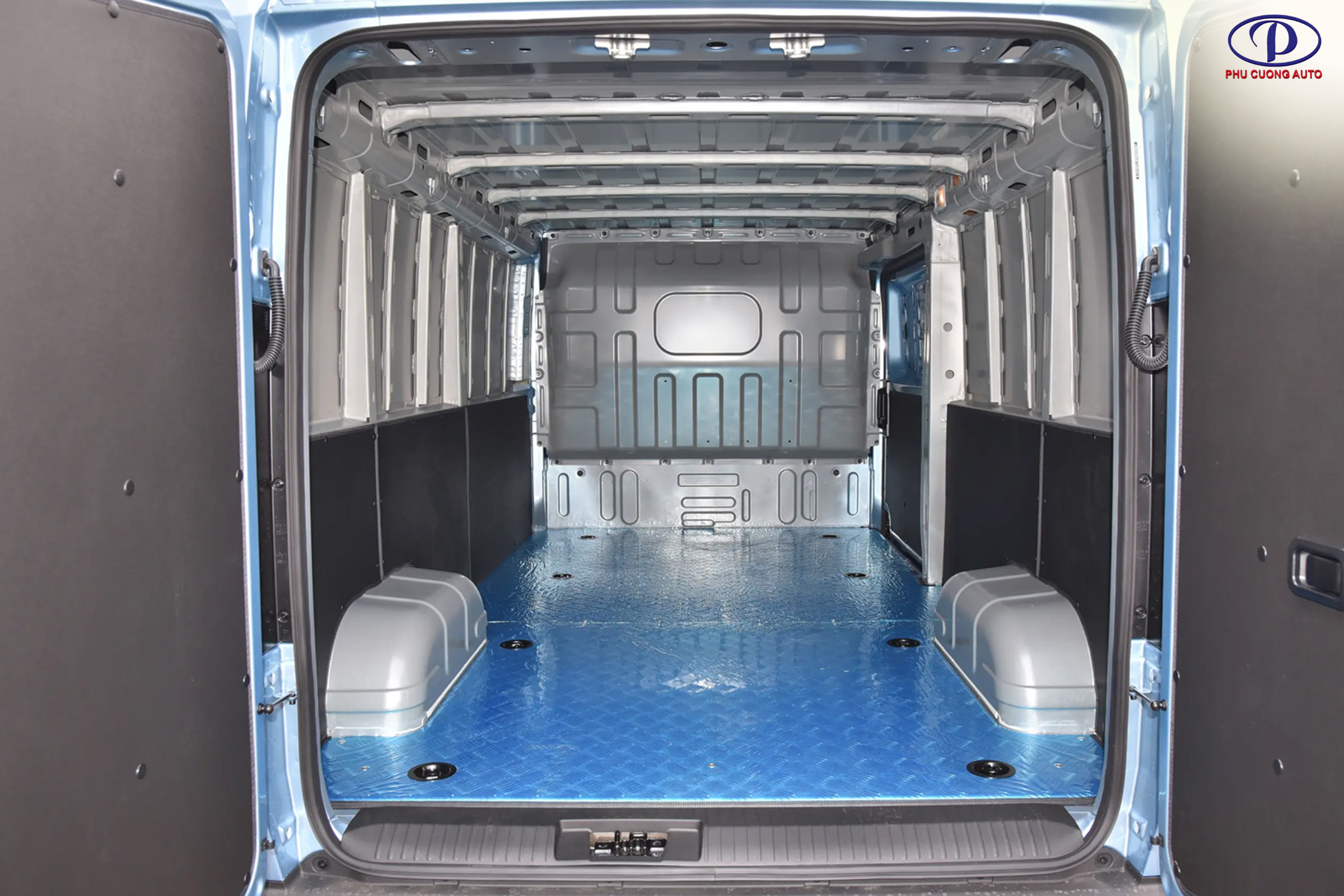thùng hàng xe van điện srm e80
