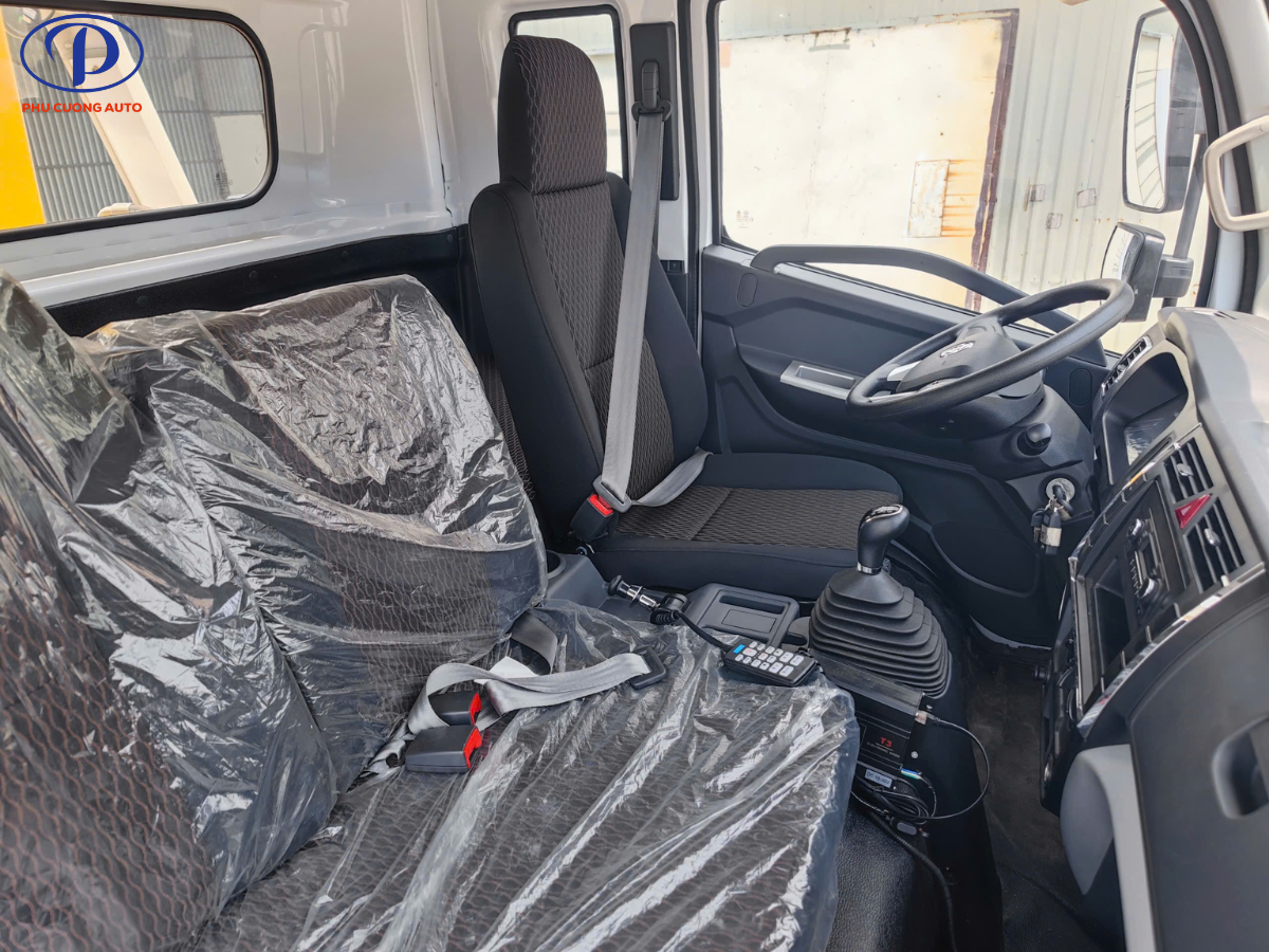 nội thất xe cứu hộ dongfeng 3 chức năng